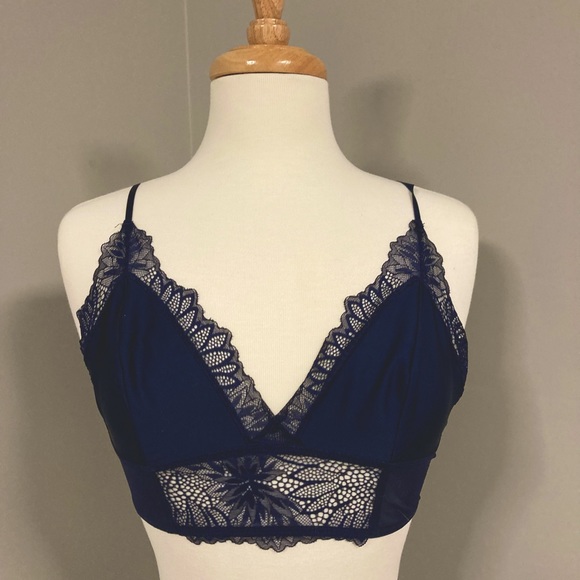 NWOT - La Vie En Rose - Marine Blue Lacy Sleep Top/ Bralette - Medium - Picture 1 of 5